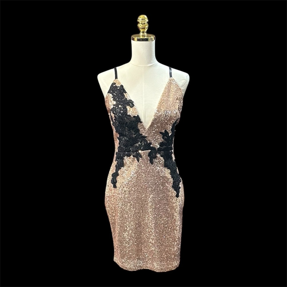 NWT Rose Gold Sequin Black Lace Applique Mini Dress V-Neck Open Back Prom M